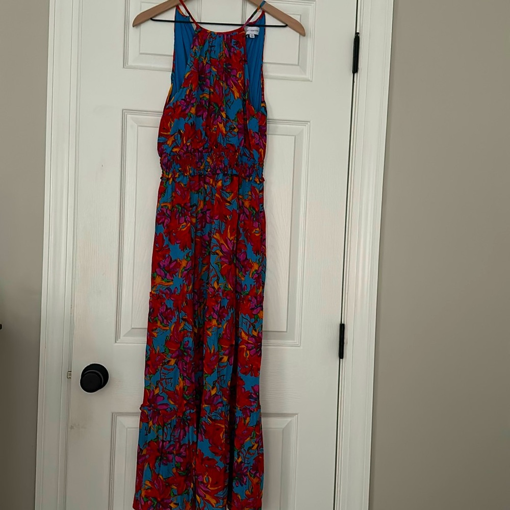 Lost & Wander maxi dress size small. Top is lined. Halter with button closure.